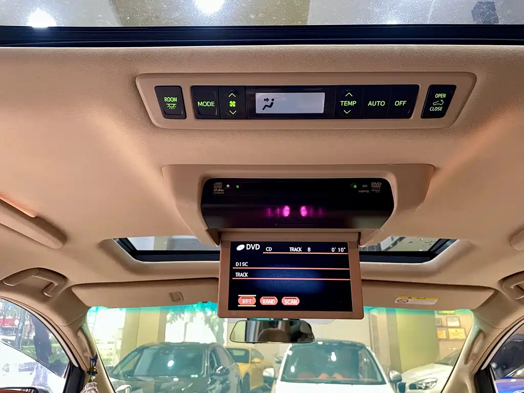 Toyota Alphard 2010 — фото 18