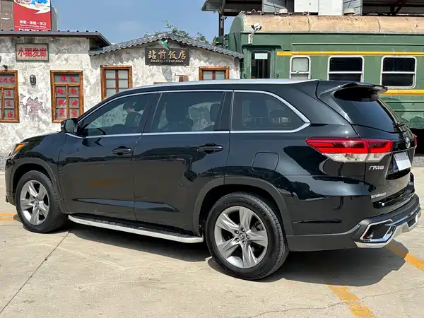 Toyota Highlander 2021