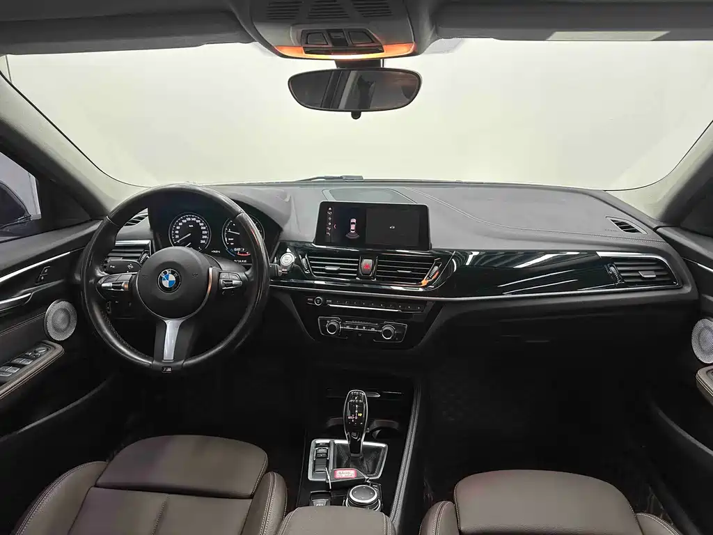 BMW 1 Series 2021 — фото 15