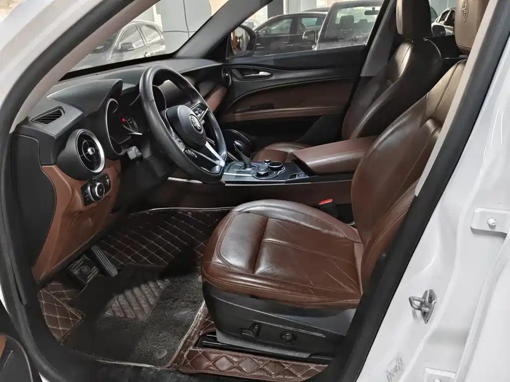 Alfa Romeo Stelvio 2019