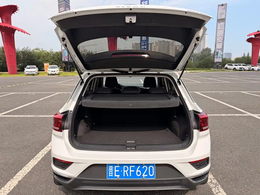 Volkswagen T-Roc 2023 — фото 18