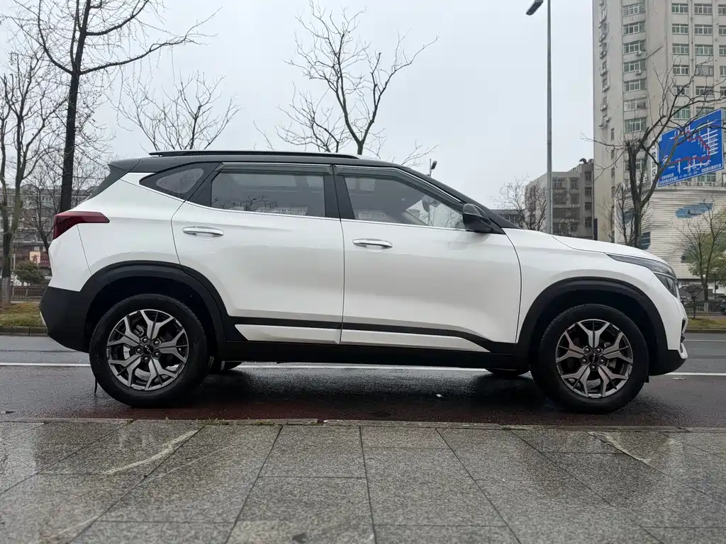 Kia KX3 2022 — фото 8