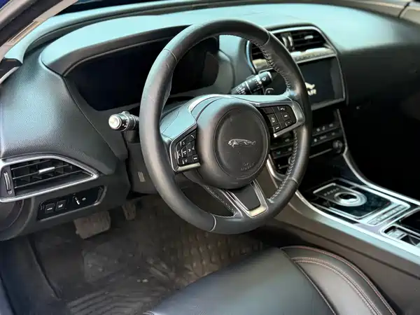 Jaguar XEL 2019