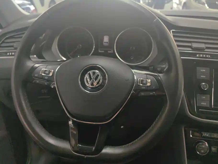 Volkswagen Tiguan L 2019 — фото 15