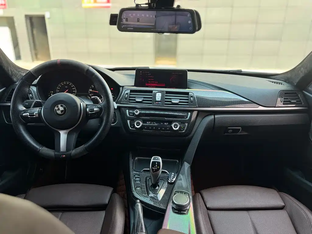 BMW 3 Series 2018 — фото 17
