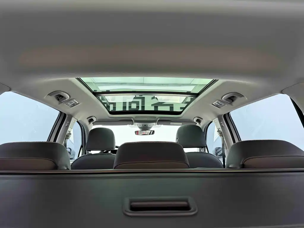 Volkswagen Tiguan L 2023 — фото 22