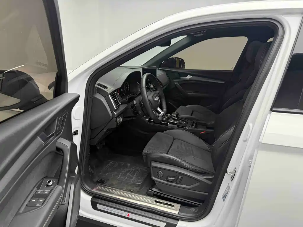 Audi Q5L Sportback 2021 — фото 8