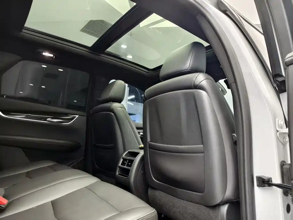 Cadillac XT5 2021 — фото 11