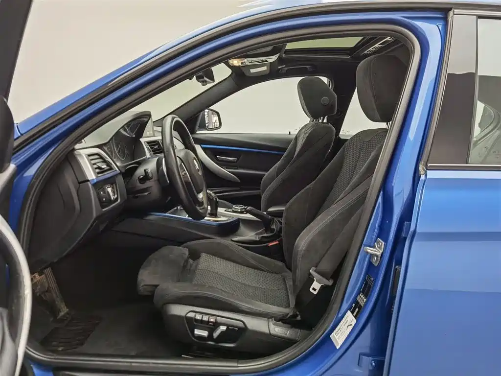 BMW 3 Series 2017 — фото 10