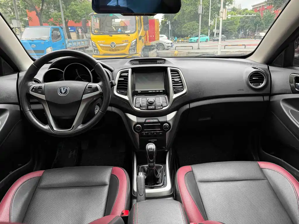 Changan Eado XT 2015 — фото 9