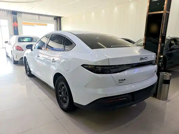 BYD Seal 05 DM-i 2025
