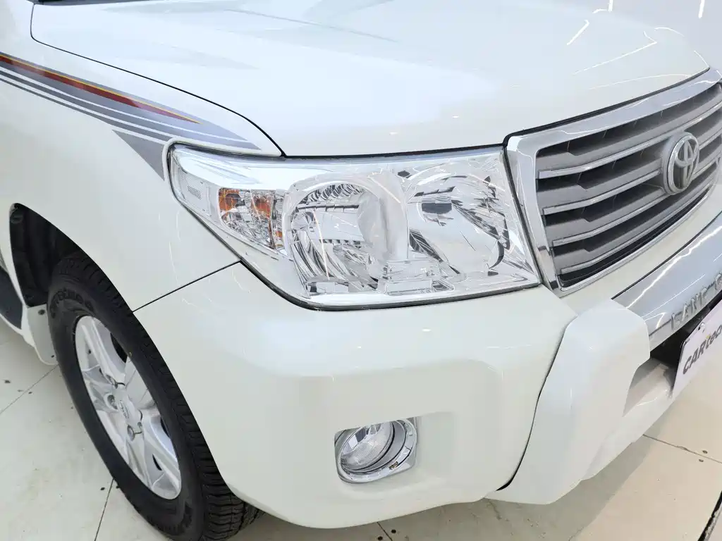 Toyota Land Cruiser 2015 — фото 10