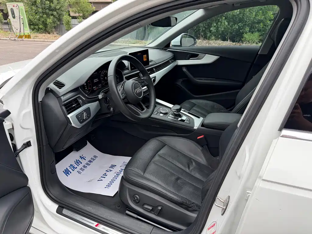 Audi A4L 2019