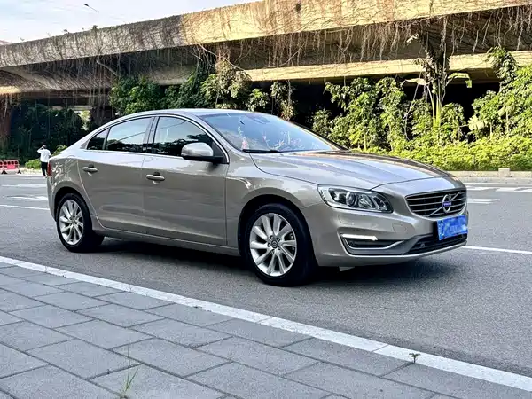 Volvo S60 2015