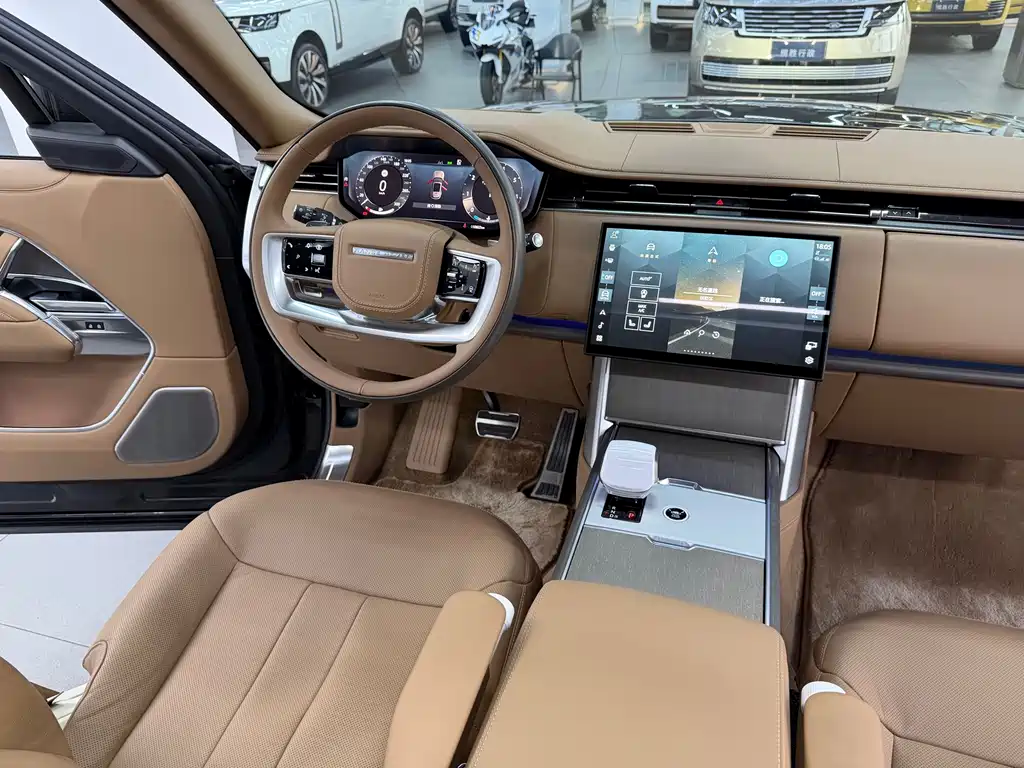 Land Rover Range Rover 2024 — фото 17