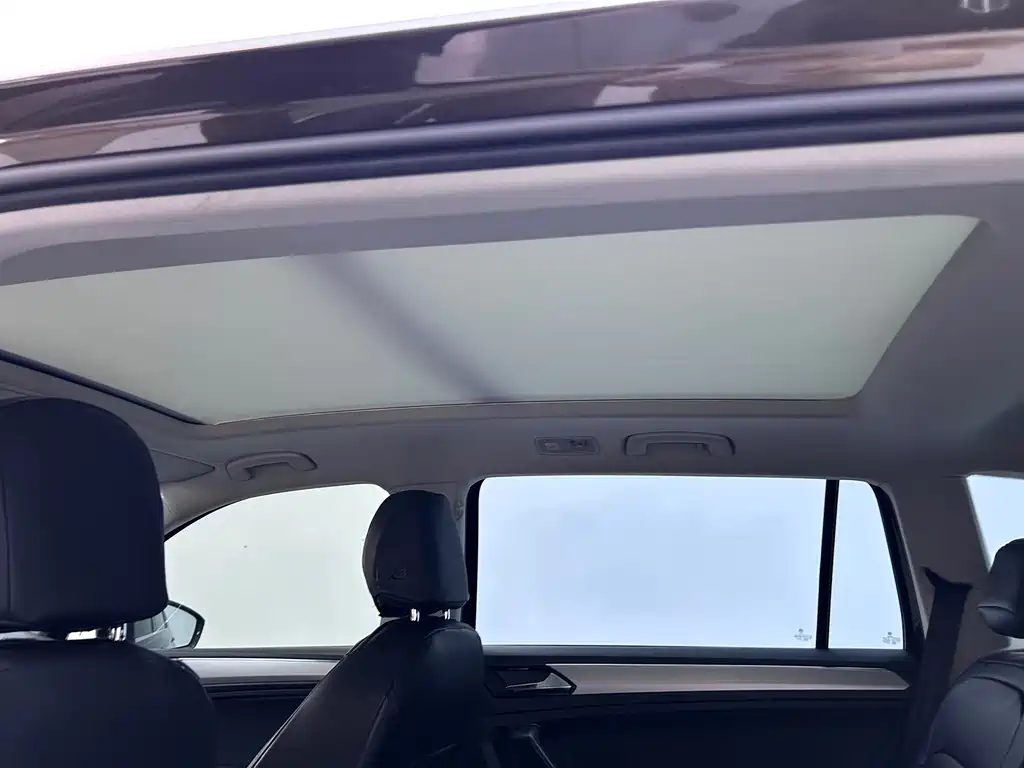 Volkswagen Tiguan L 2018 — фото 21
