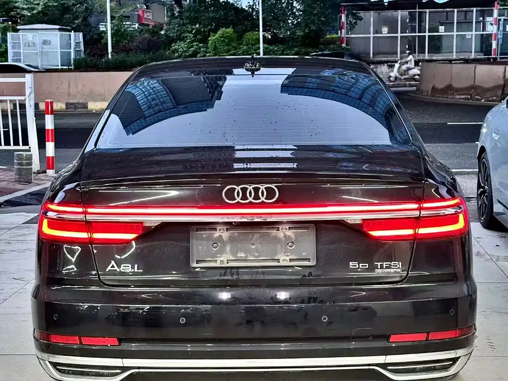 Audi A8 2021