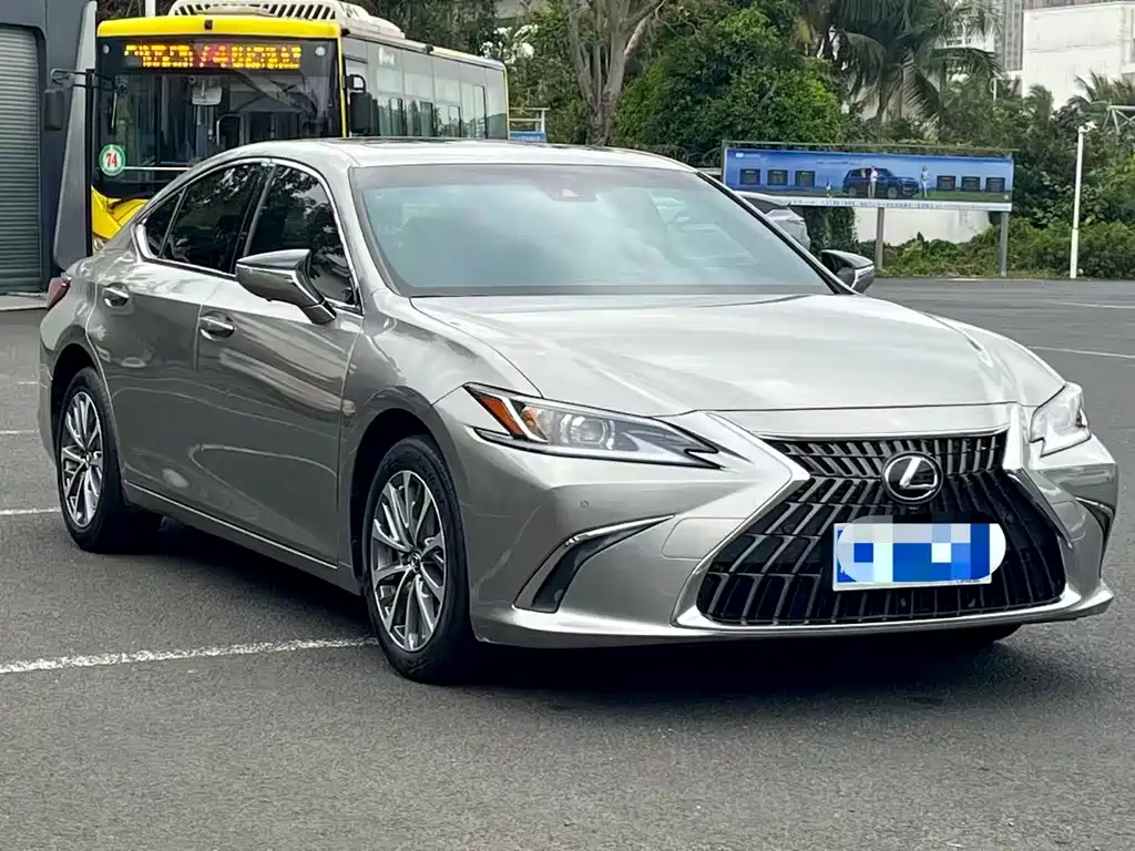 Lexus ES 2022 — фото 3
