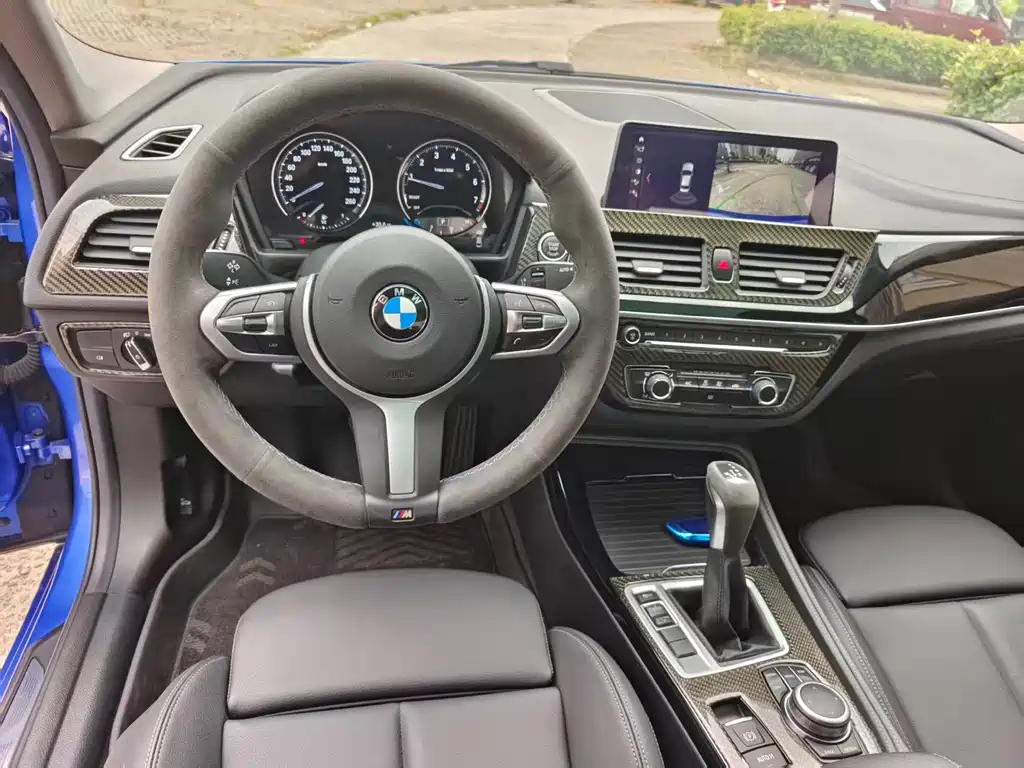 BMW 1 Series 2019 — фото 17