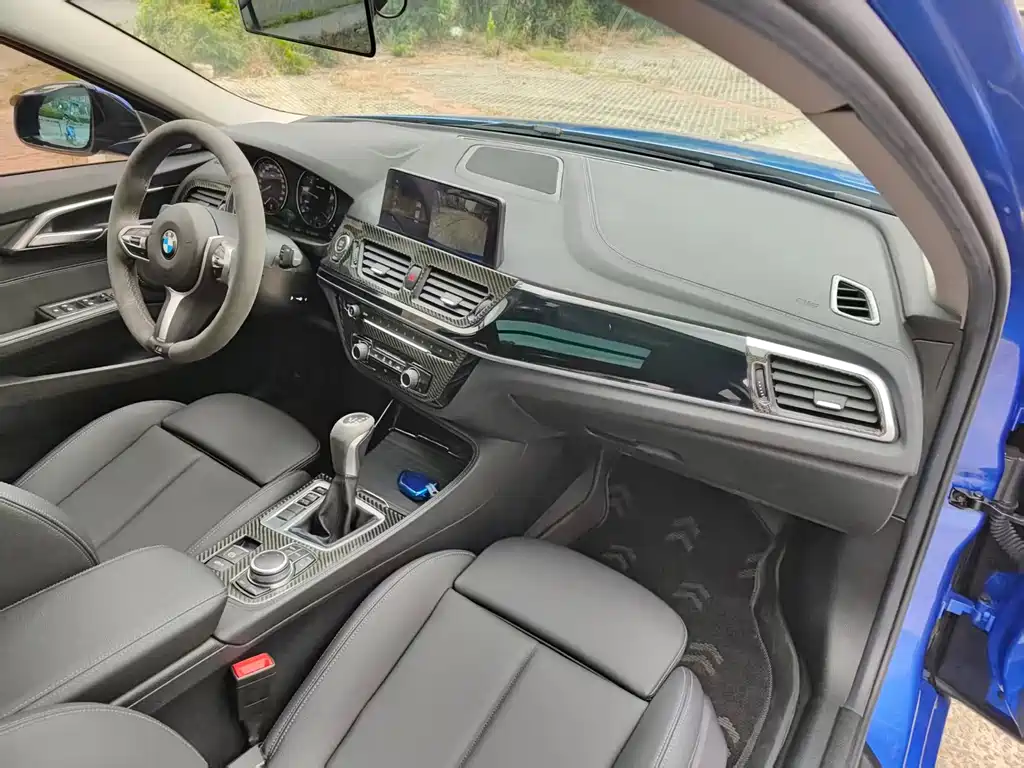 BMW 1 Series 2019 — фото 11