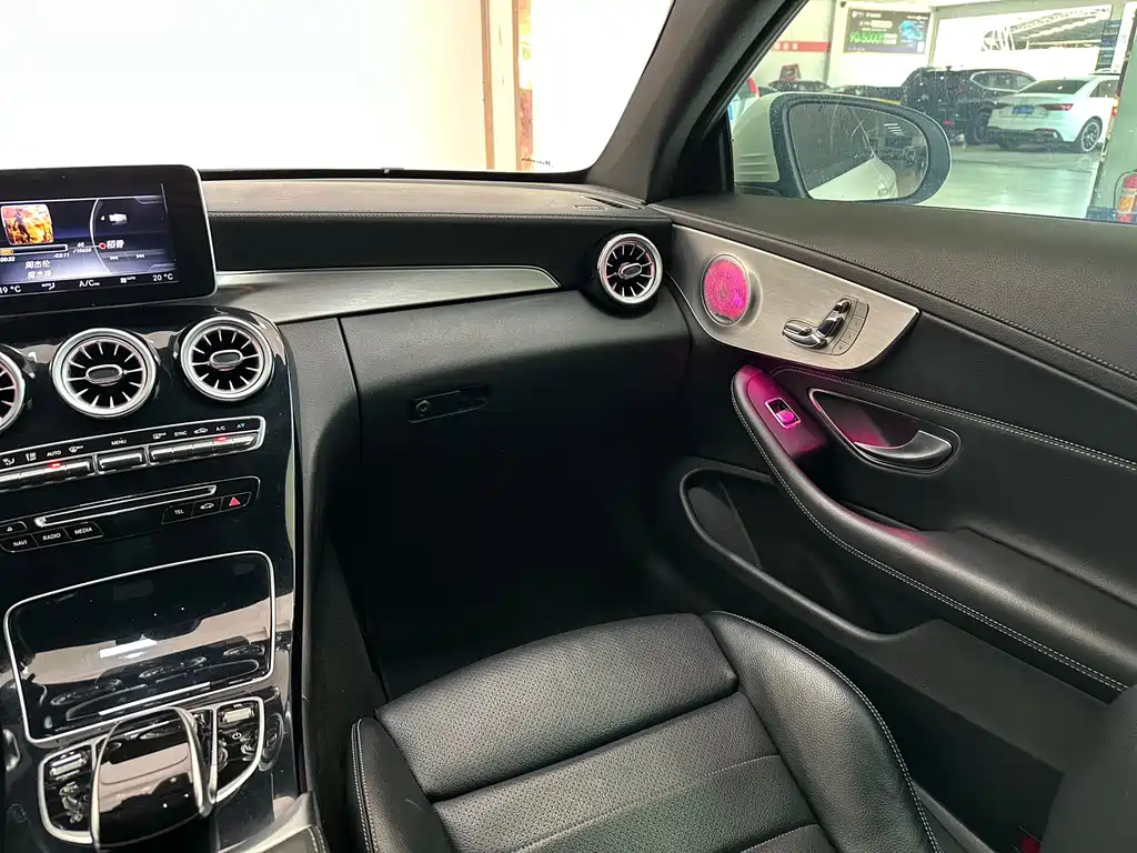 Mercedes-Benz C-Class 2017 — фото 11