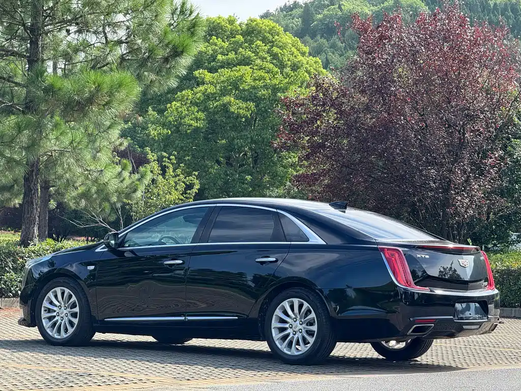 Cadillac XTS 2018 — фото 18