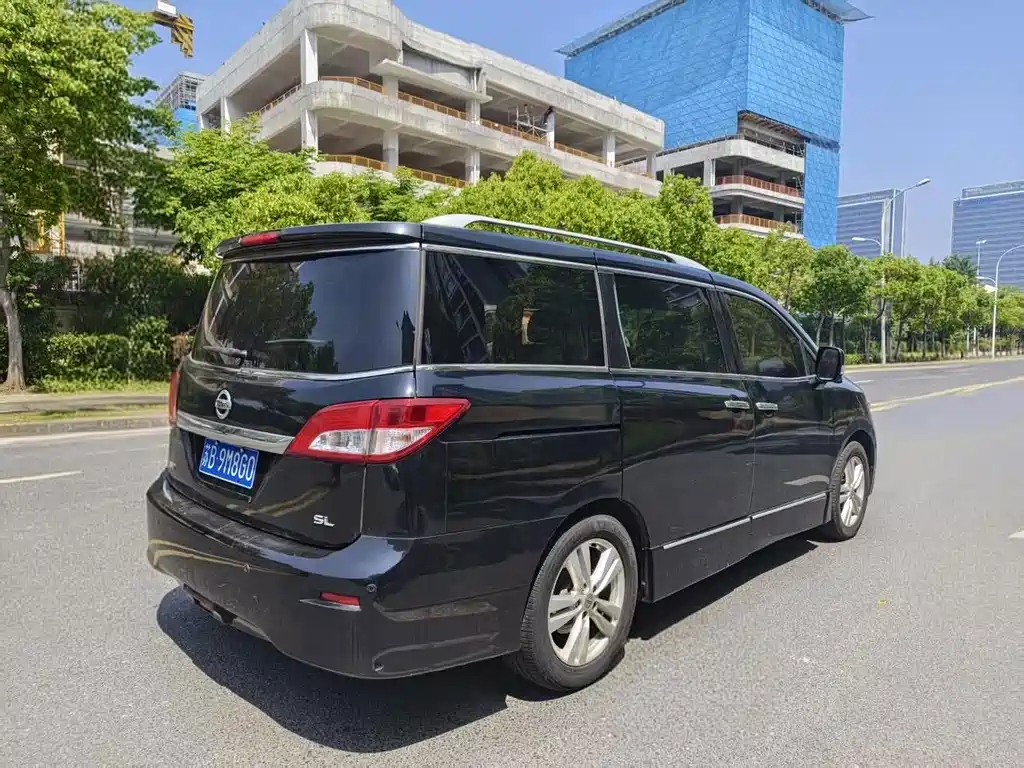 Nissan Quest 2015 — фото 15