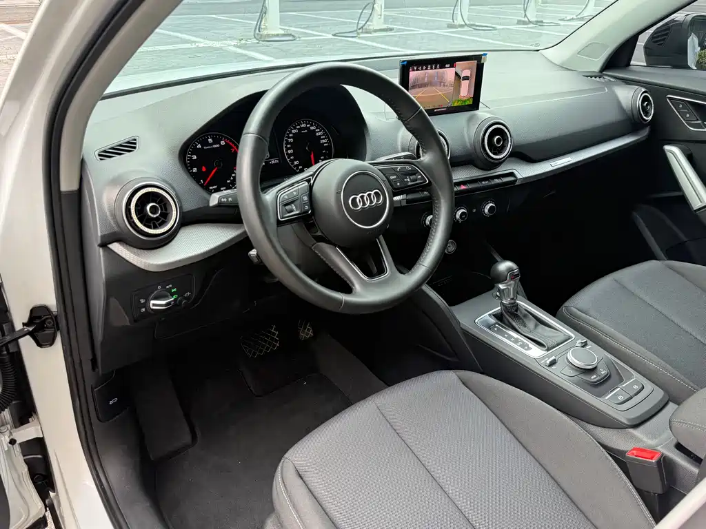 Audi Q2L 2020