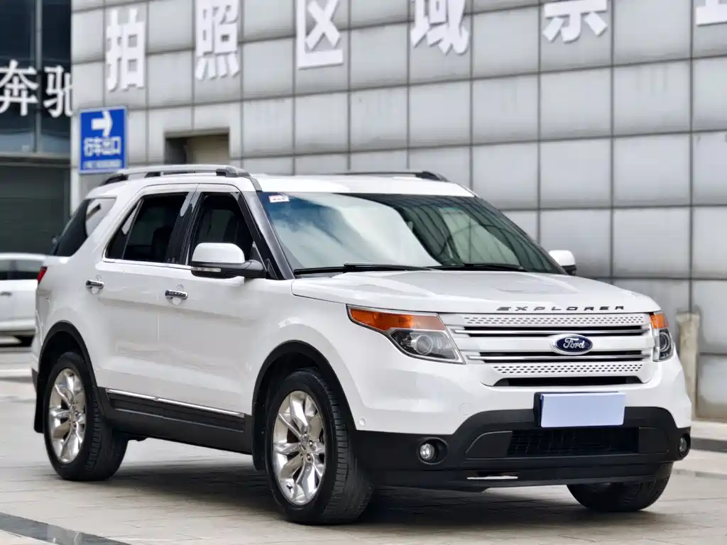 Ford Explorer 2015 — фото 3