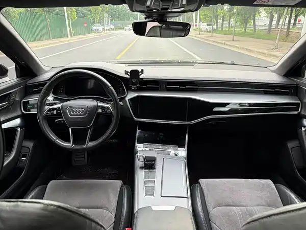 Audi A6L 2021