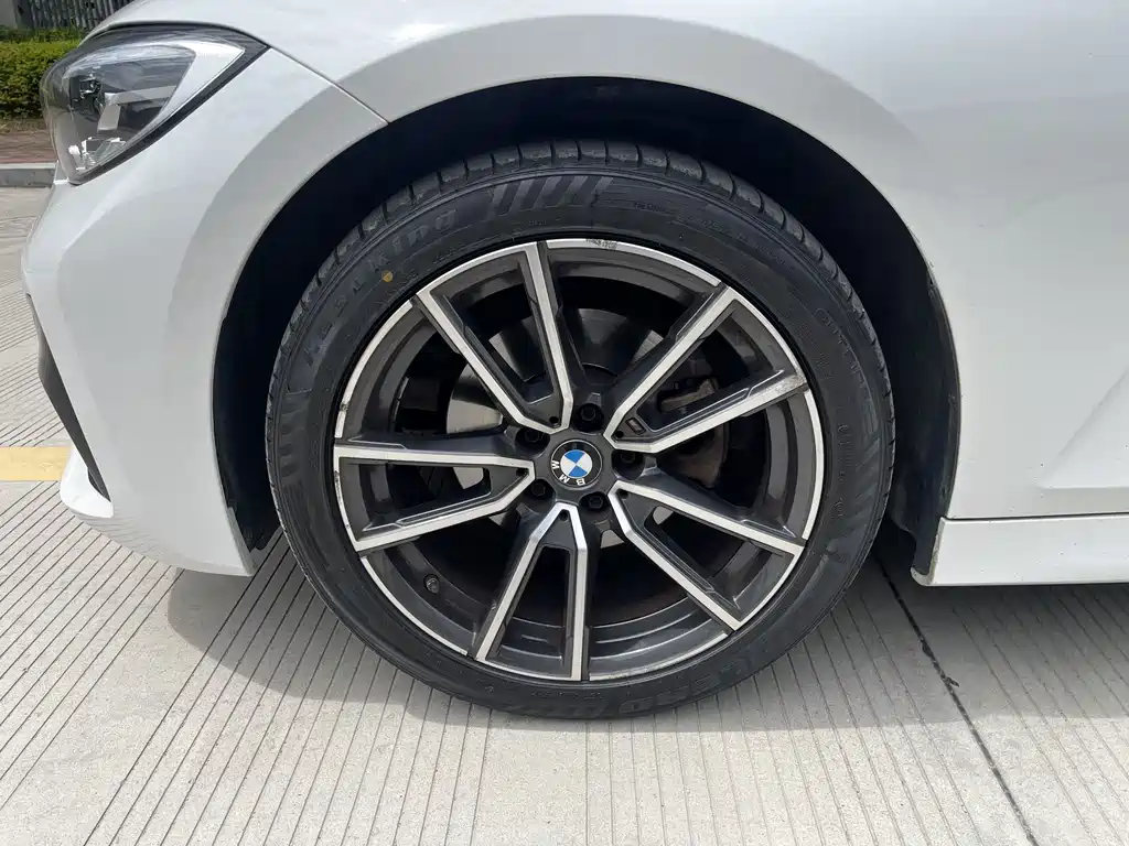 BMW 3 Series 2022 — фото 12