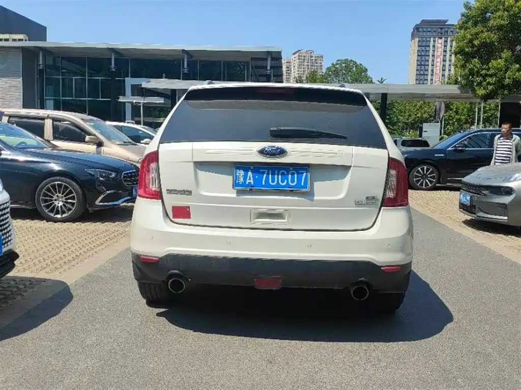 Ford Edge 2014 — фото 12