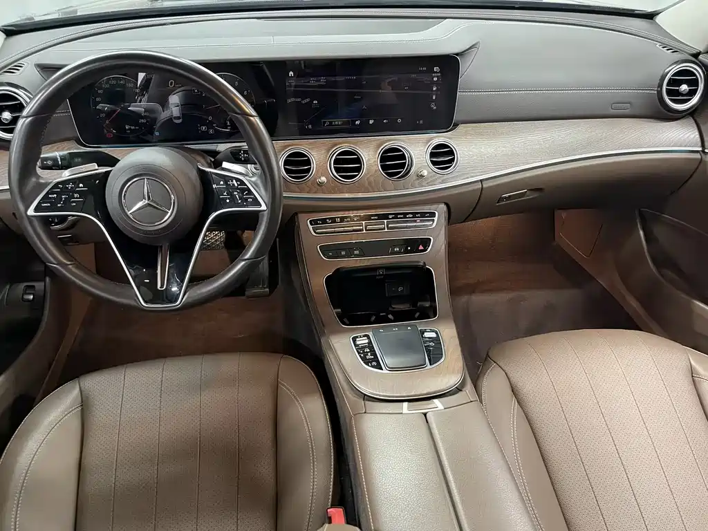 Mercedes-Benz E-Class 2023 — фото 9