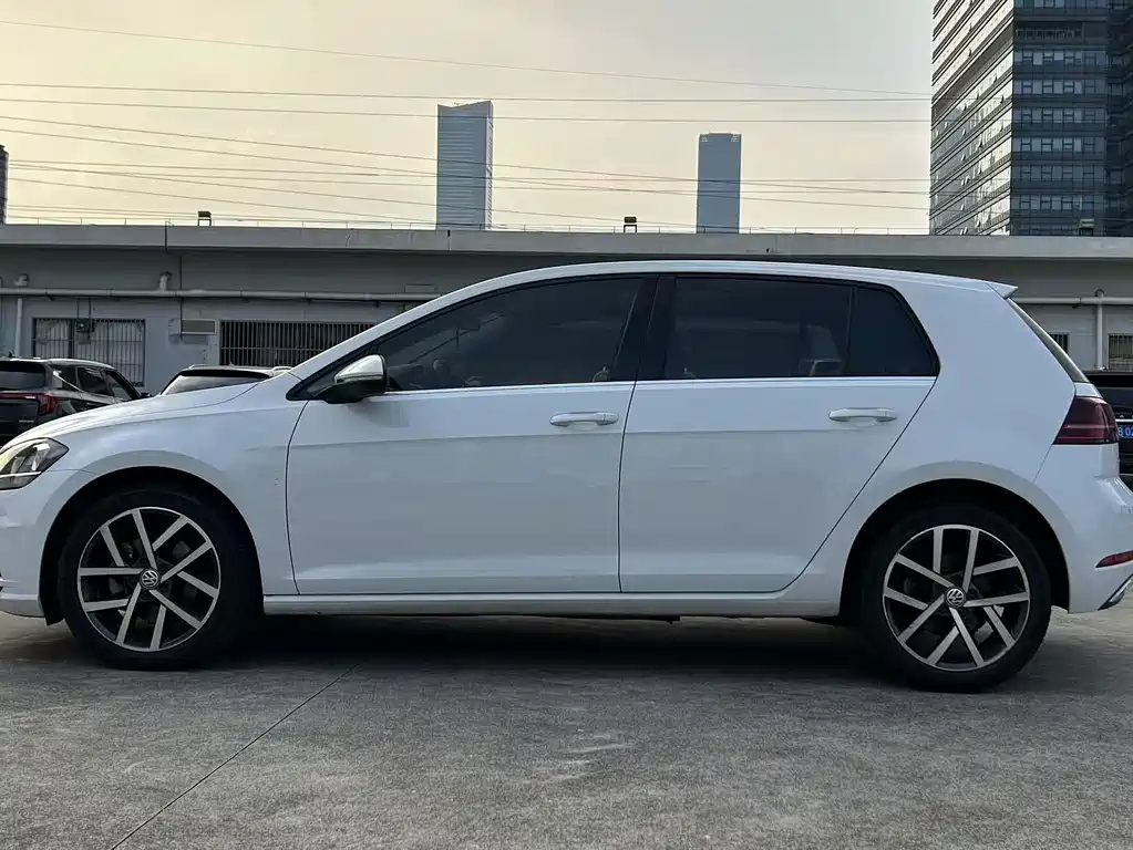Volkswagen Golf 2019 — фото 11