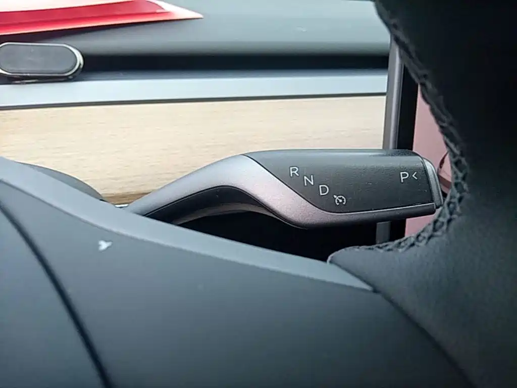 Tesla Model Y 2022 — фото 14