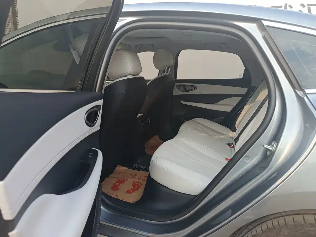 BYD Seal 05 DM-i 2025 — фото 7