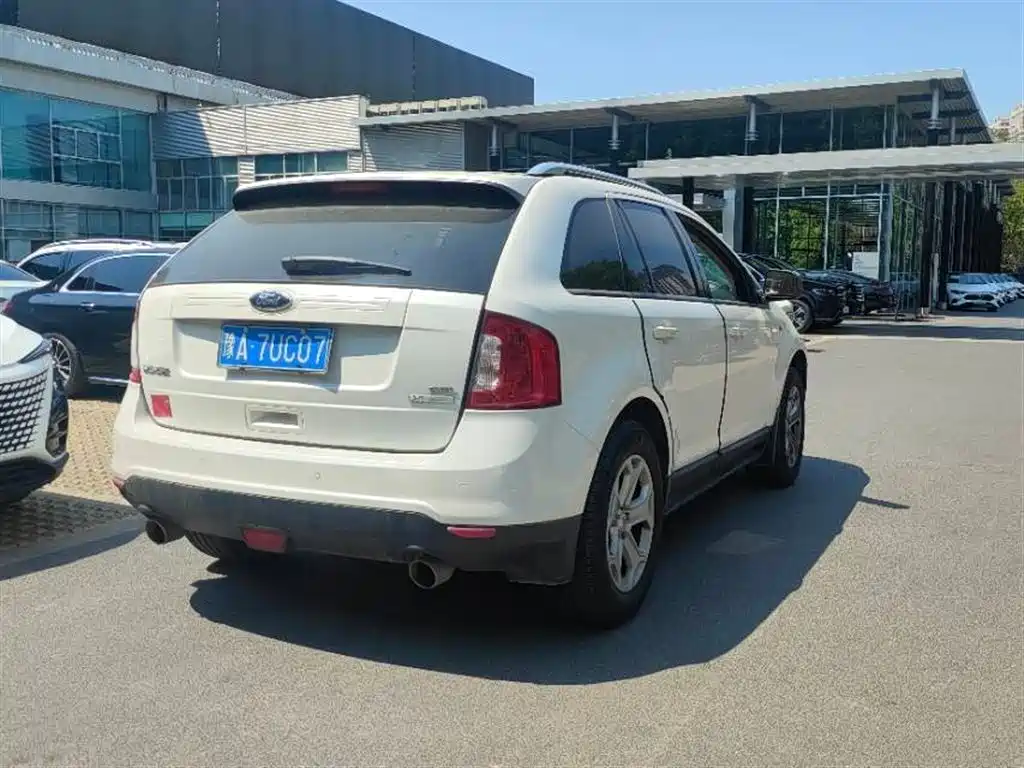 Ford Edge 2014 — фото 11