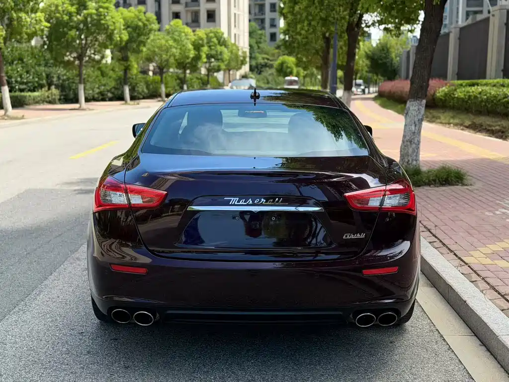 Maserati Ghibli 2015 — фото 11