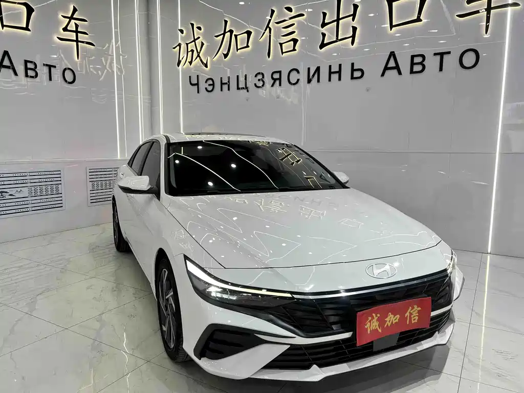 Hyundai Elantra 2024