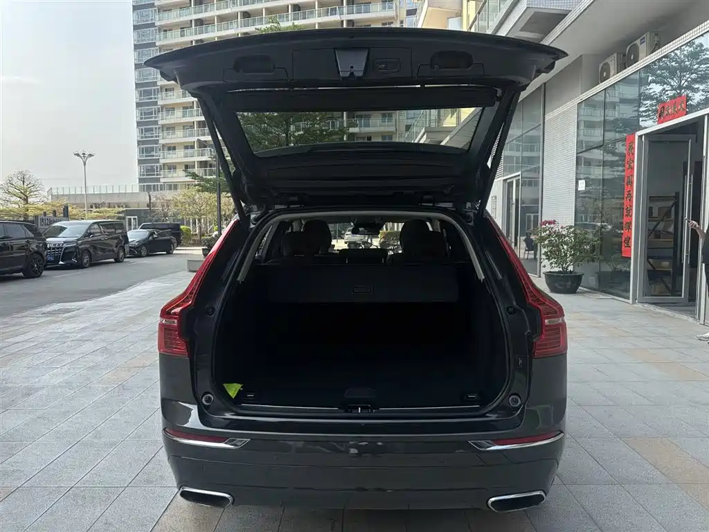 Volvo XC60 2020 — фото 25