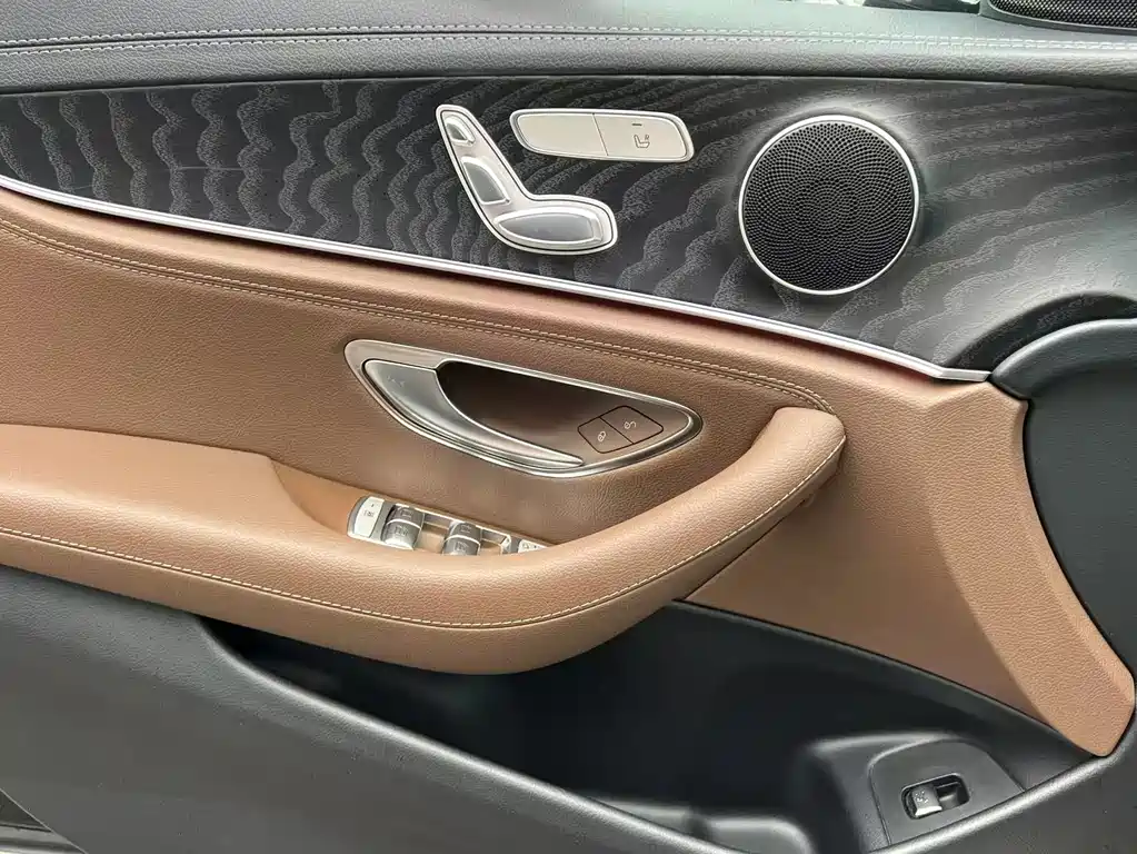 Mercedes-Benz E-Class 2018 — фото 12