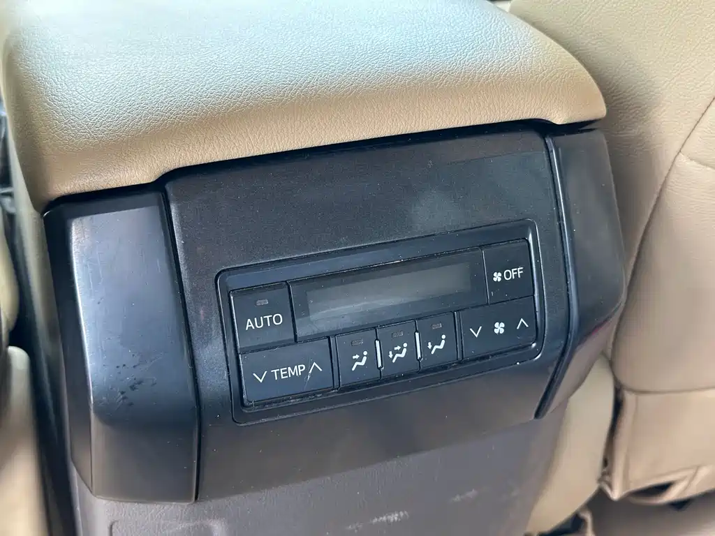Toyota Prado 2017 — фото 15