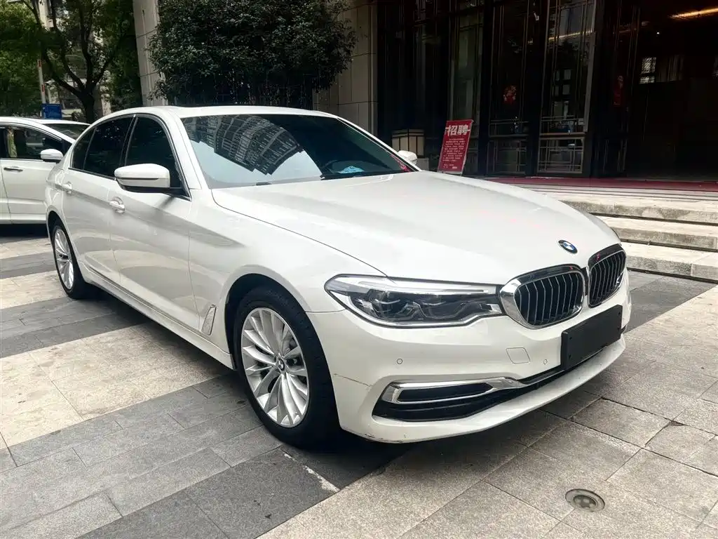 BMW 5 Series 2020 — фото 3