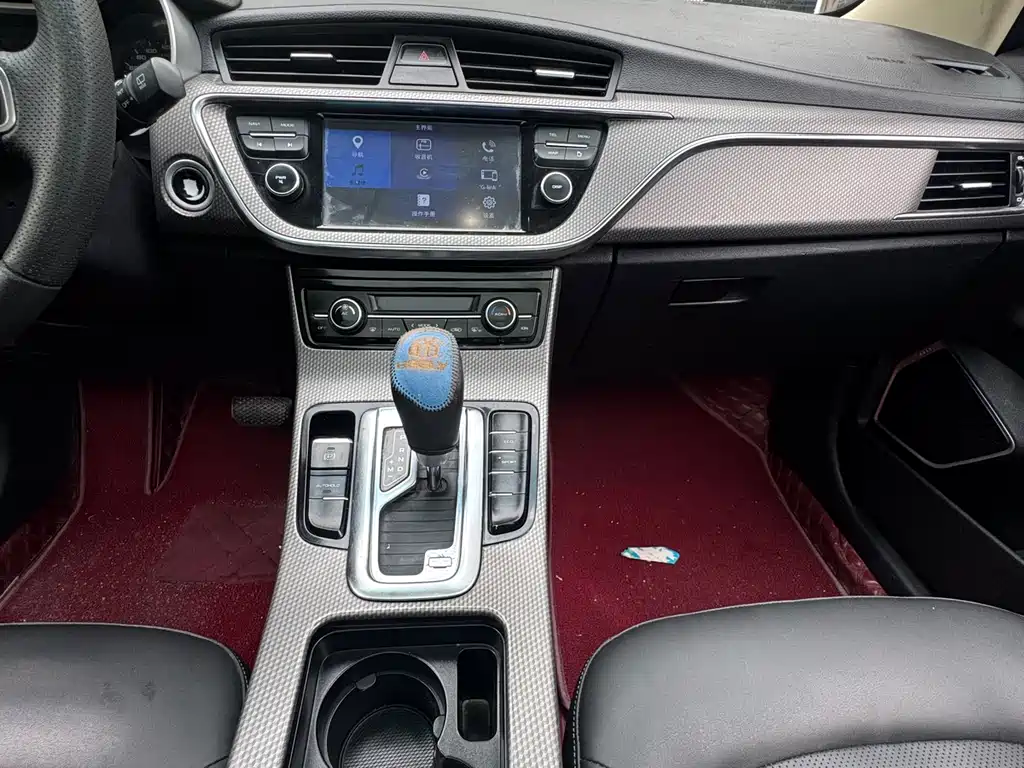 Geely Emgrand GS 2017 — фото 22
