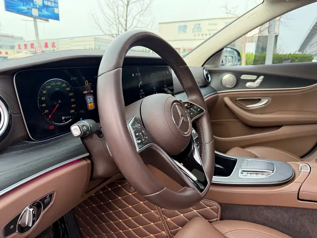 Mercedes-Benz E-Class 2022 — фото 14