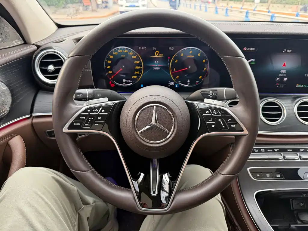 Mercedes-Benz E-Class 2022 — фото 15