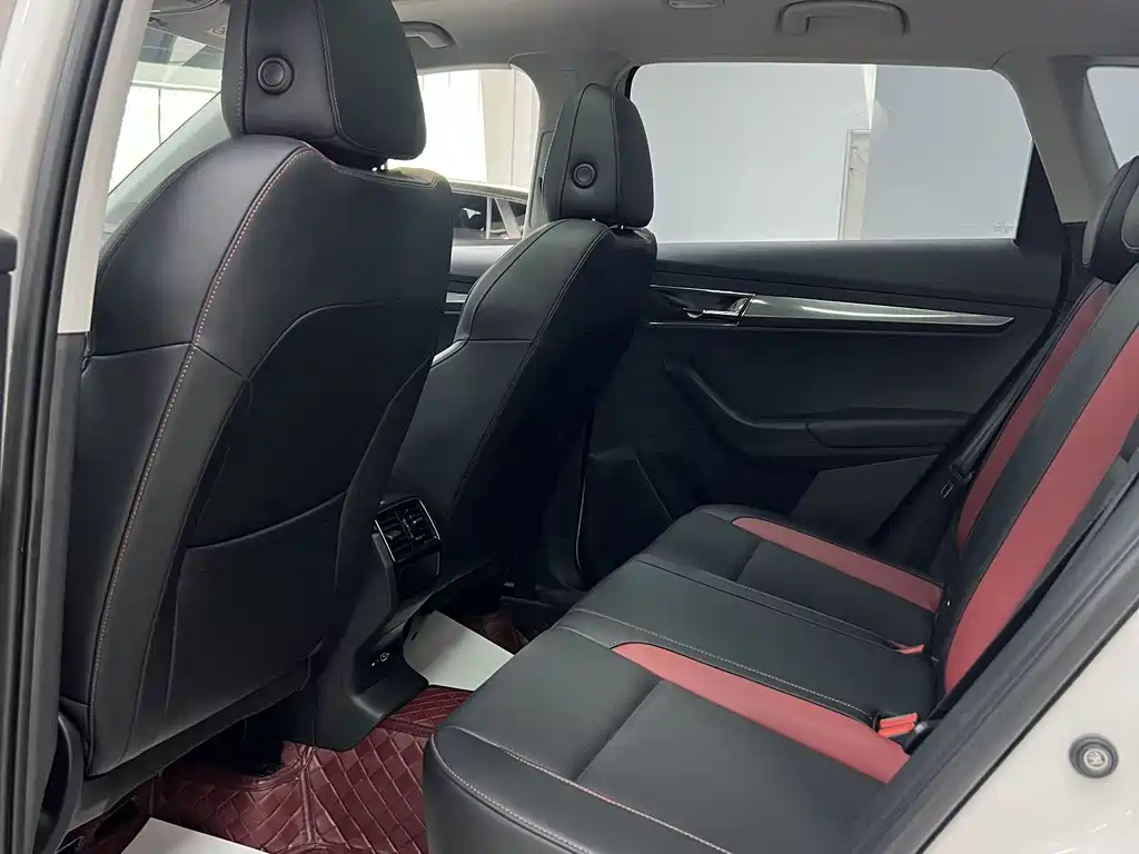 Skoda Karoq 2022 — фото 10