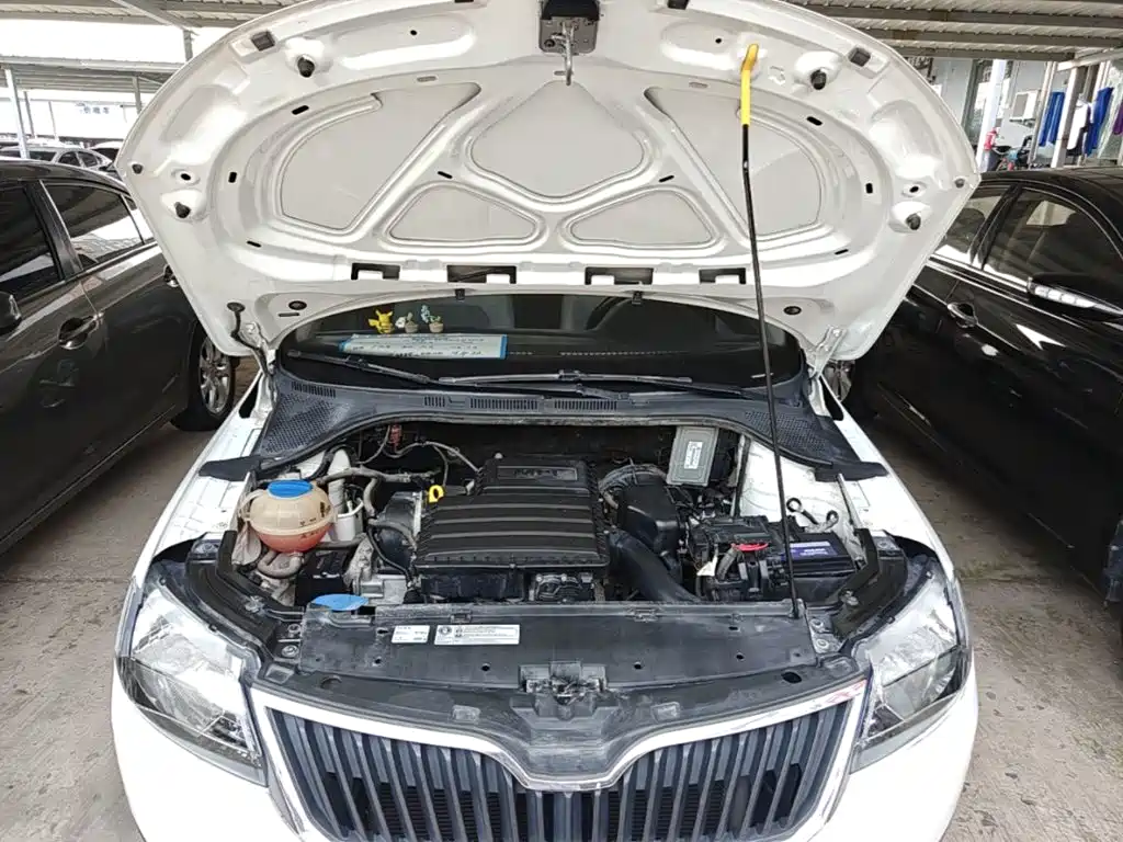 Skoda Rapid 2016 — фото 20