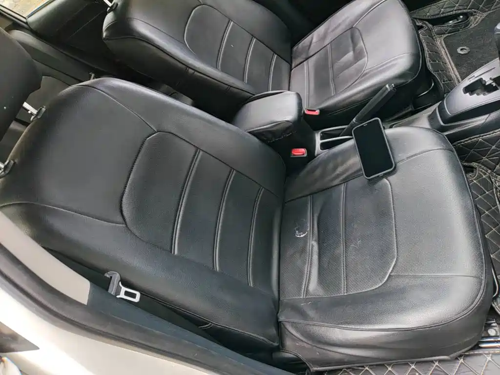 Toyota Yaris L 2020 — фото 25