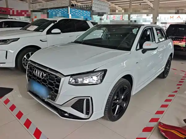 Audi Q2L 2024